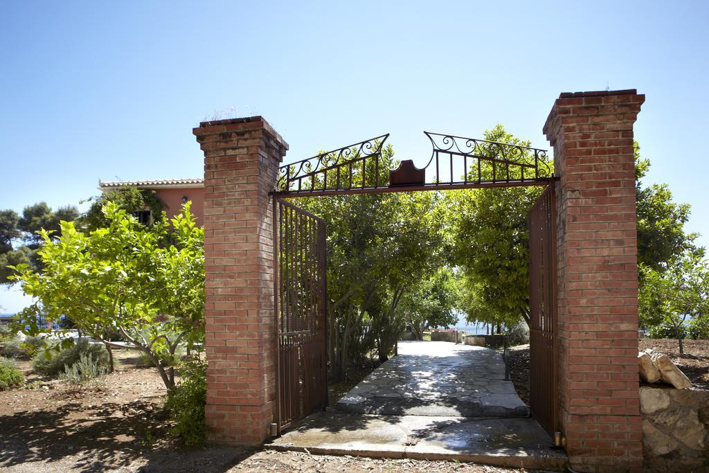 Avra Private Suites Lassi  Exterior photo